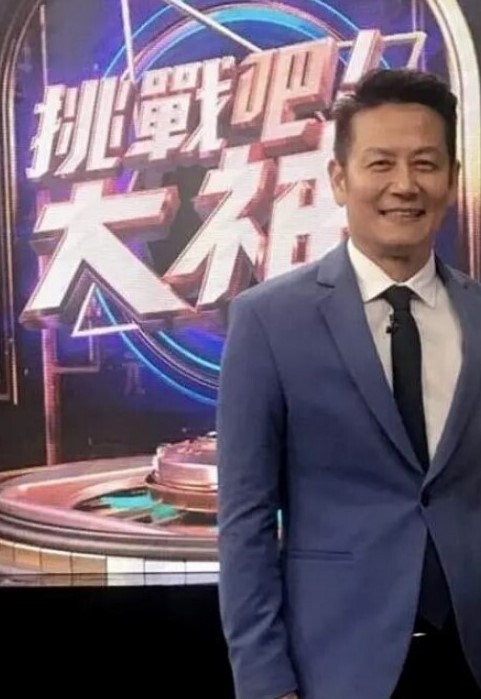 淑怡平面模特的沦陷_在姐姐眼皮下和姐夫偷情 - 午夜放映厅海报